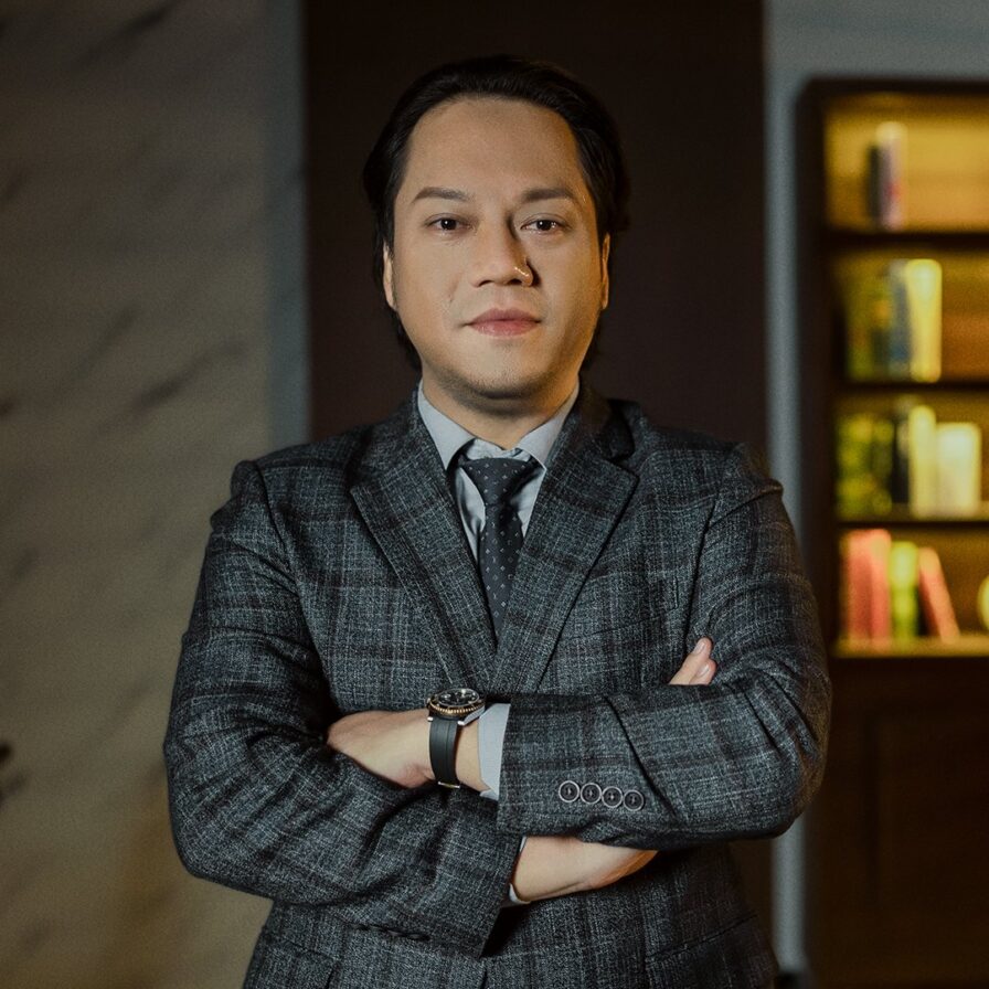 NGUYỄN HOÀNG PHƯƠNG 1 z4144942415022 3ff297167bd8b3629ddf21cfc3556c99 896x896 1